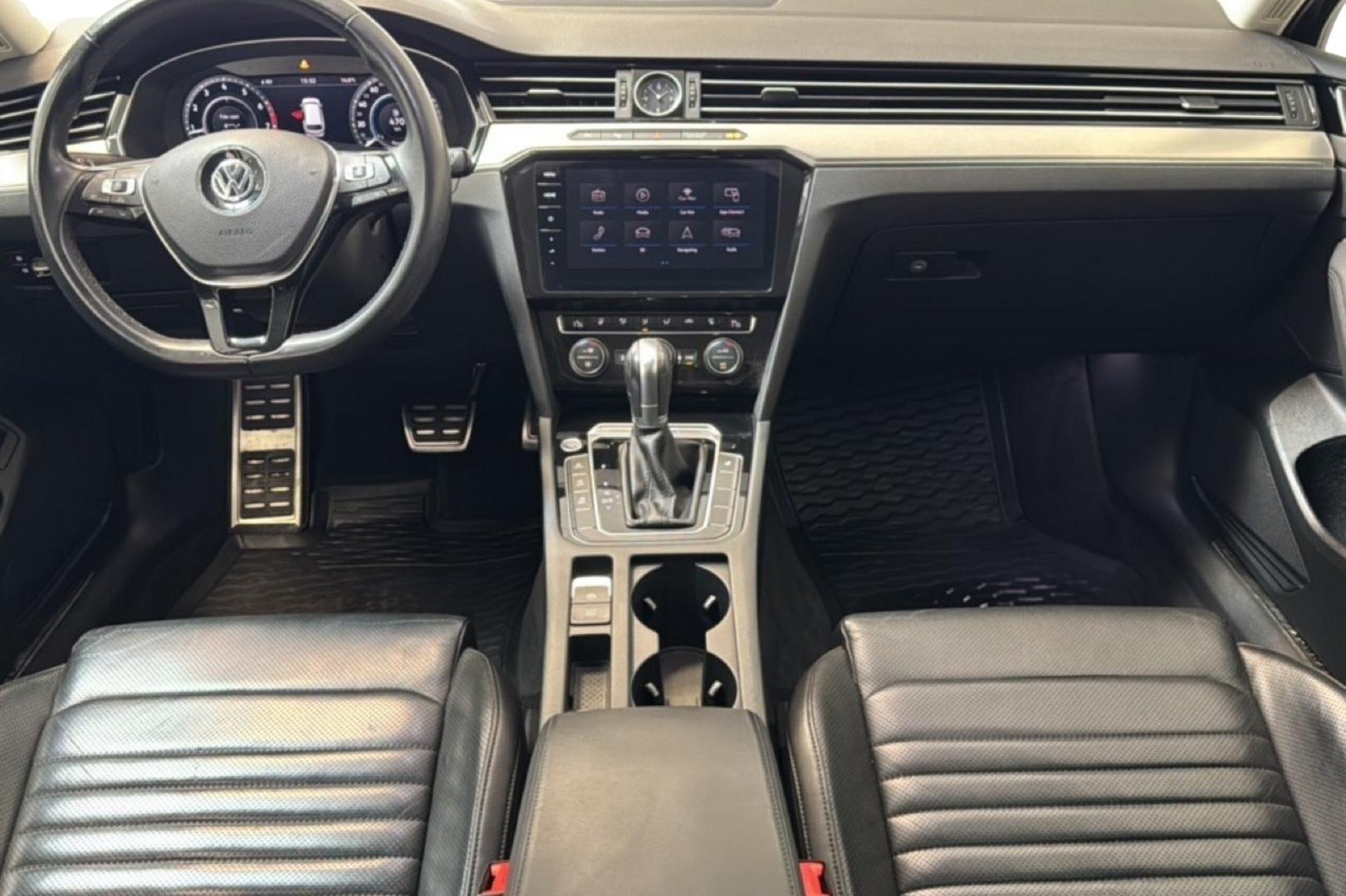 VOLKSWAGEN Passat 2018