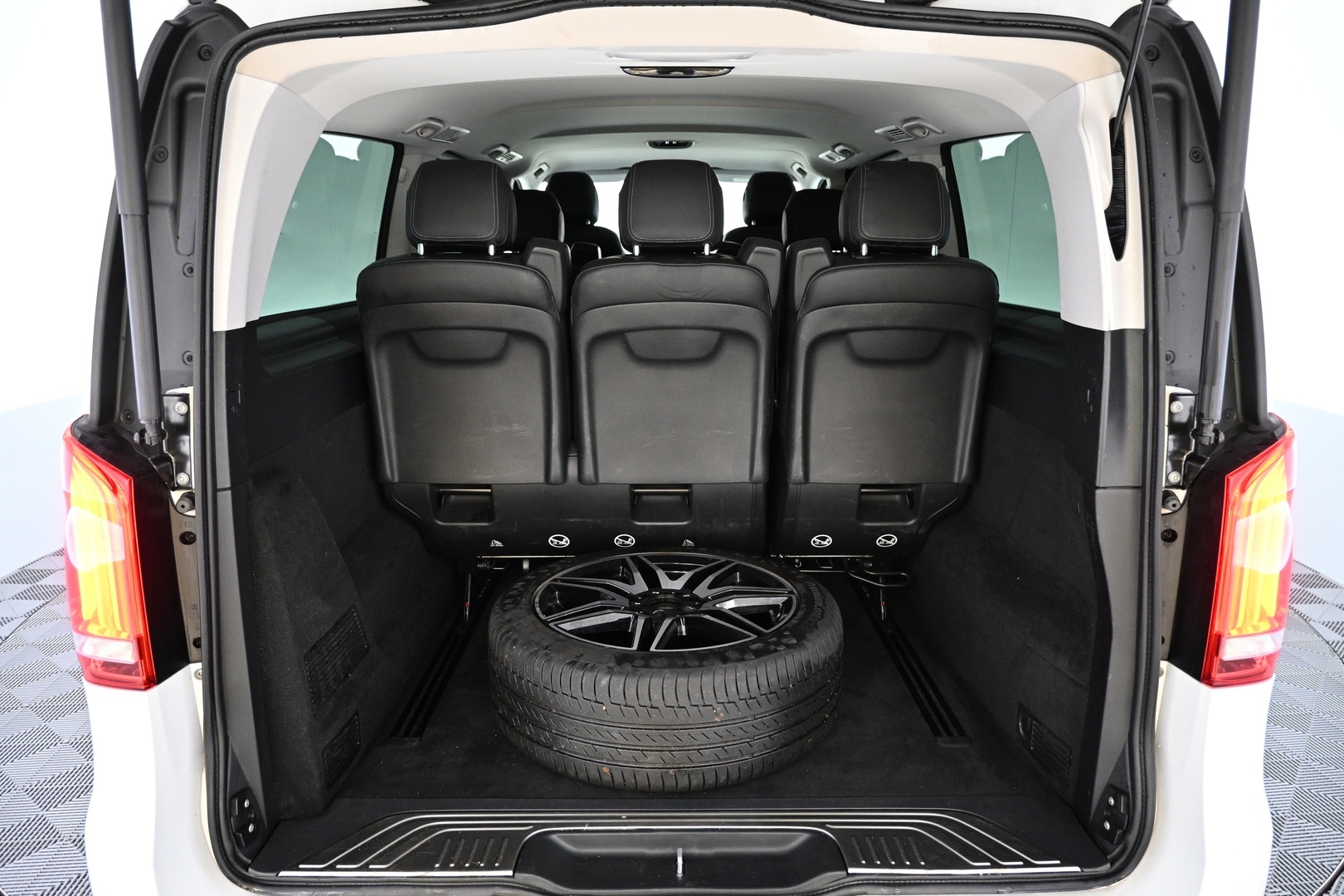 MERCEDES-BENZ V 2019