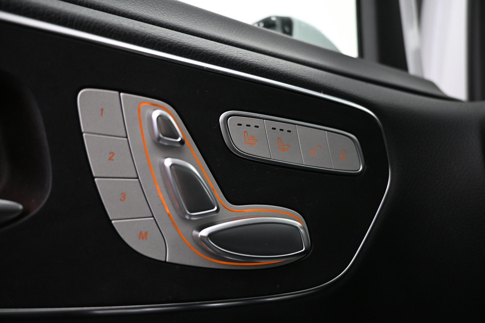 MERCEDES-BENZ V 2019