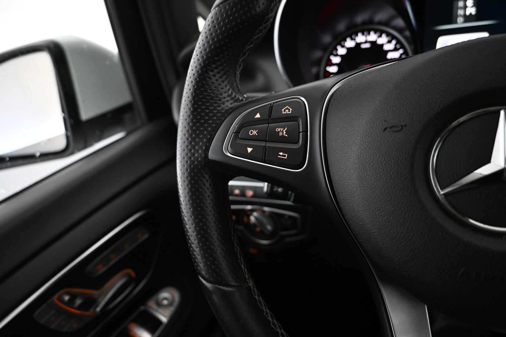 MERCEDES-BENZ V 2019