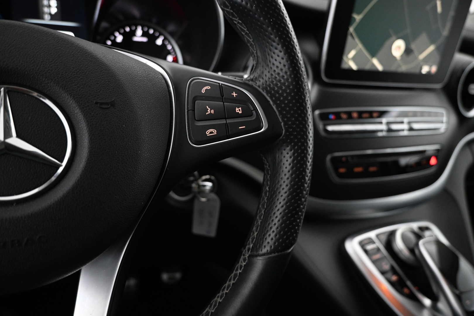 MERCEDES-BENZ V 2019