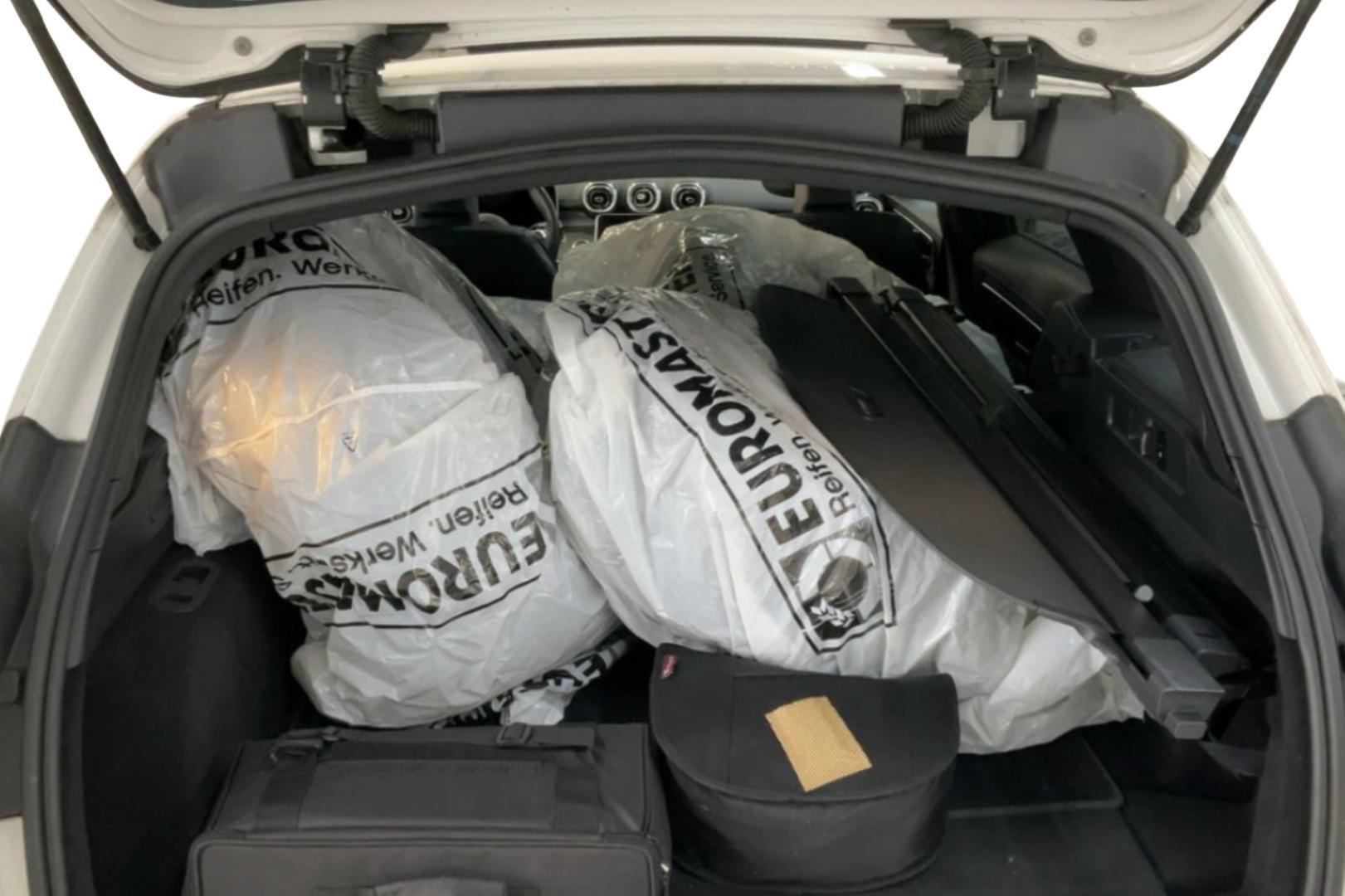 MERCEDES-BENZ C 2023