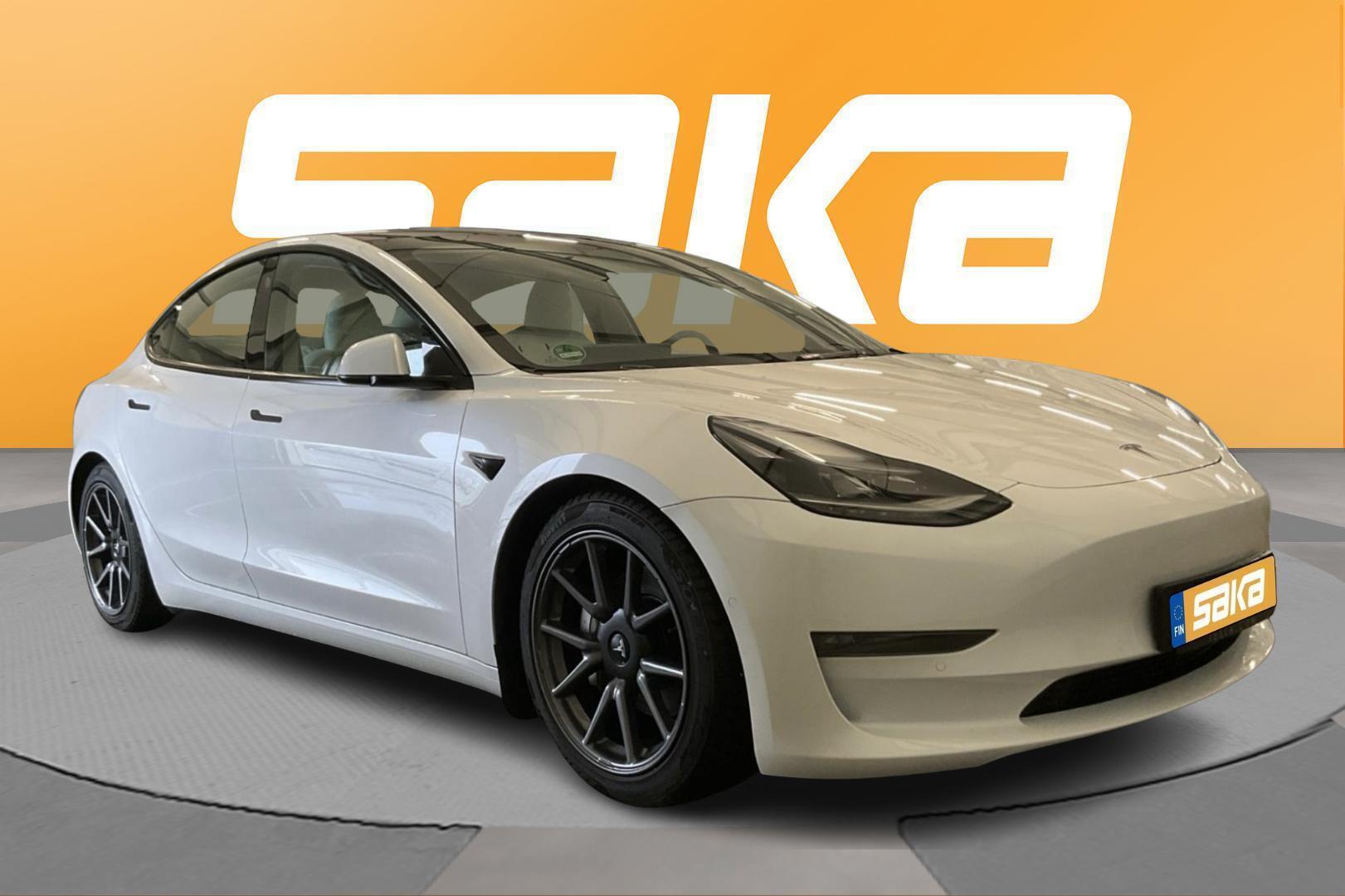 TESLA Model 3 2021