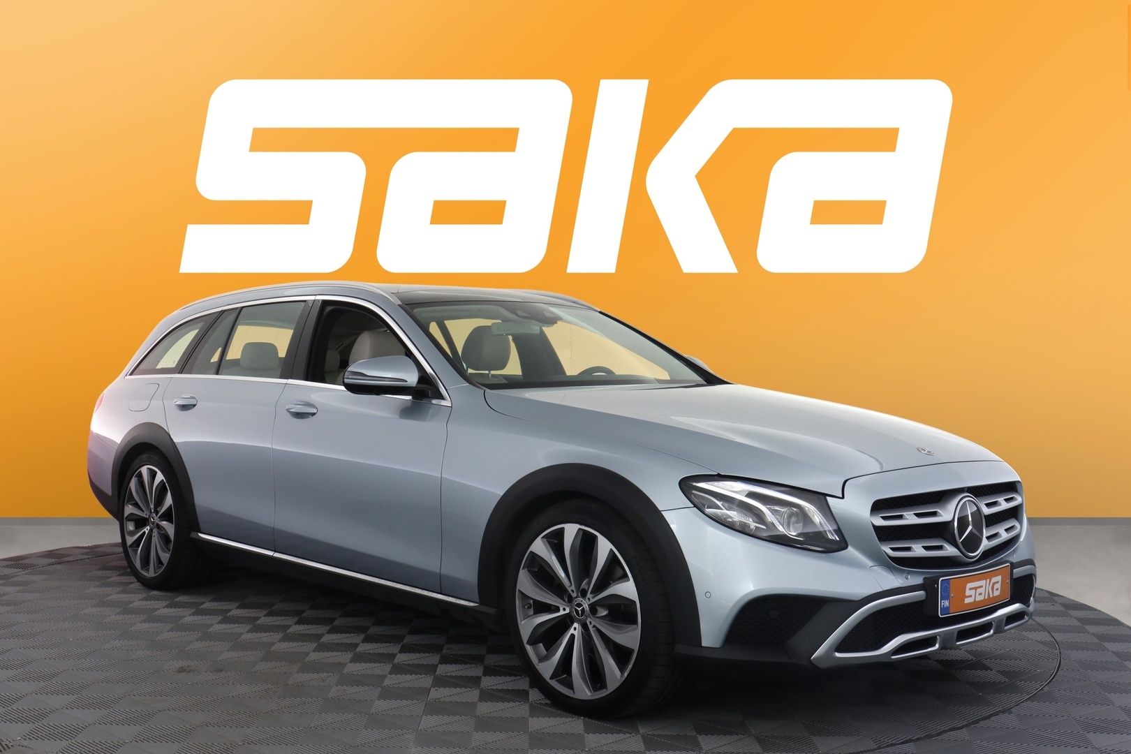 MERCEDES-BENZ E 2017