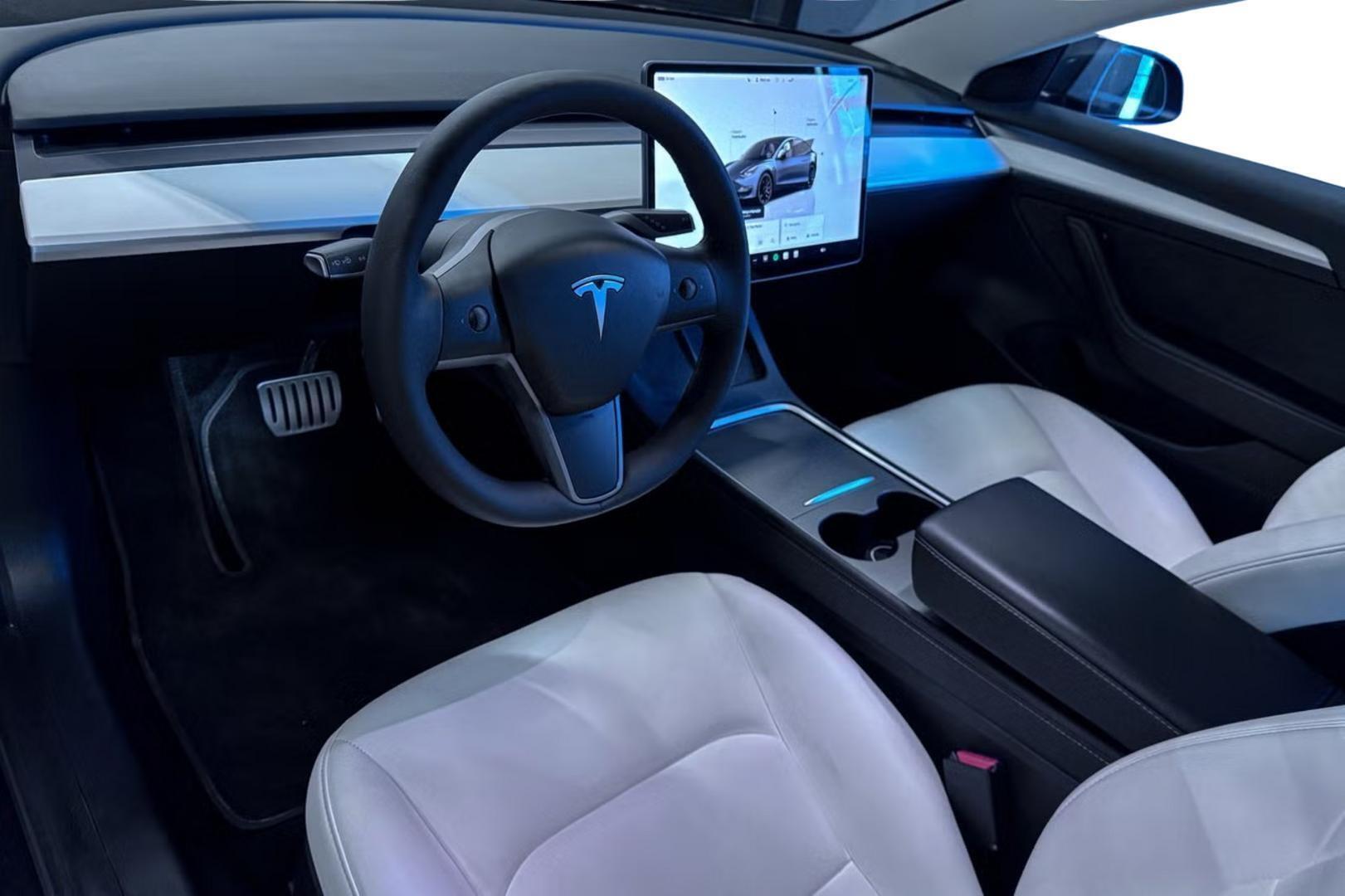 TESLA Model 3 2022
