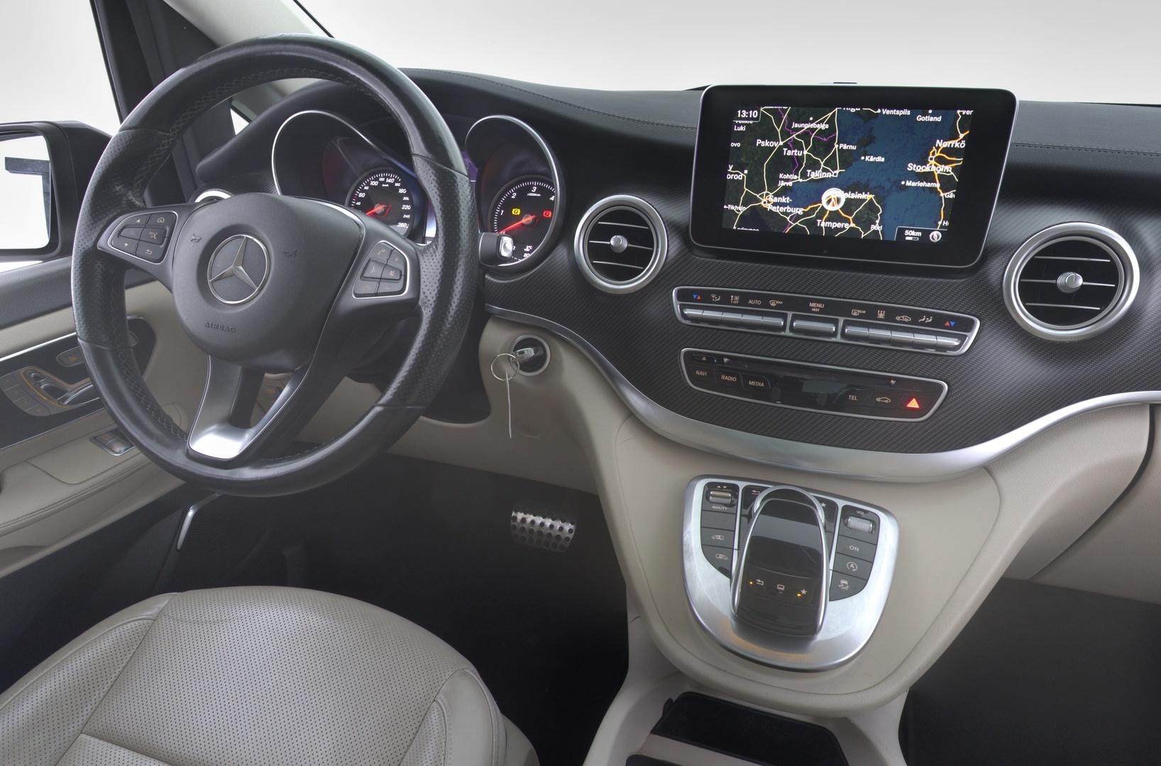 MERCEDES-BENZ V 2016