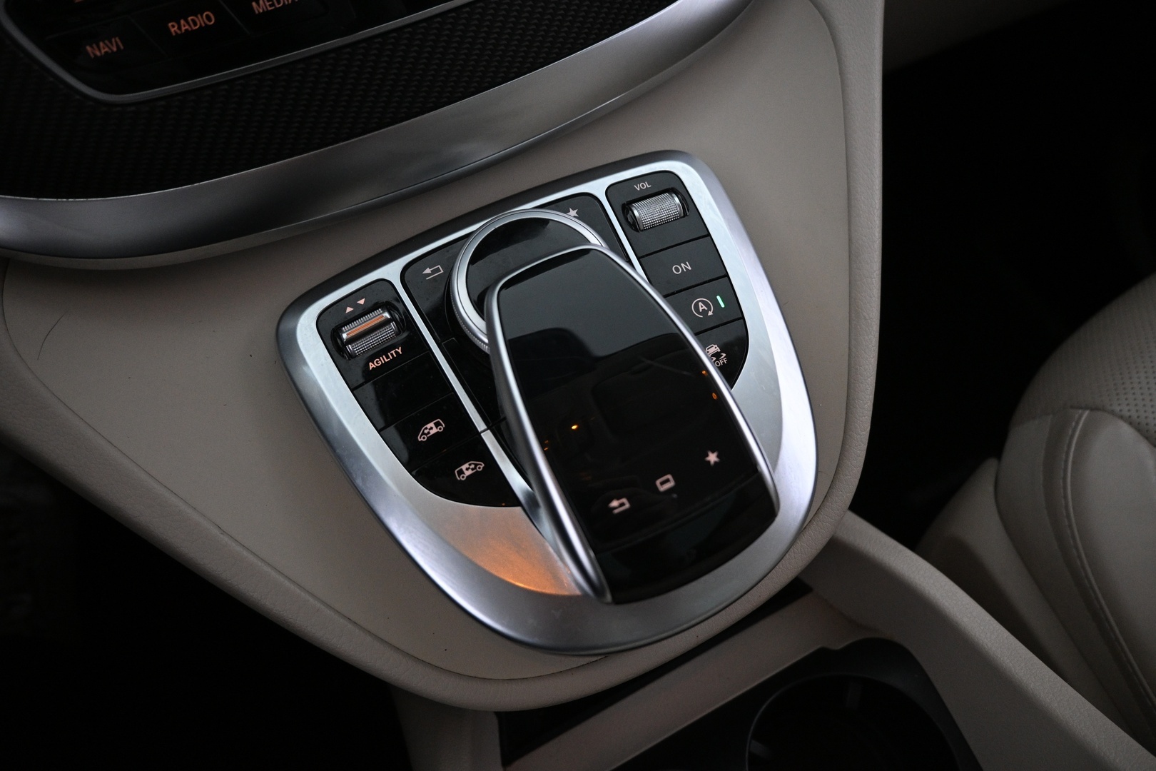 MERCEDES-BENZ V 2016