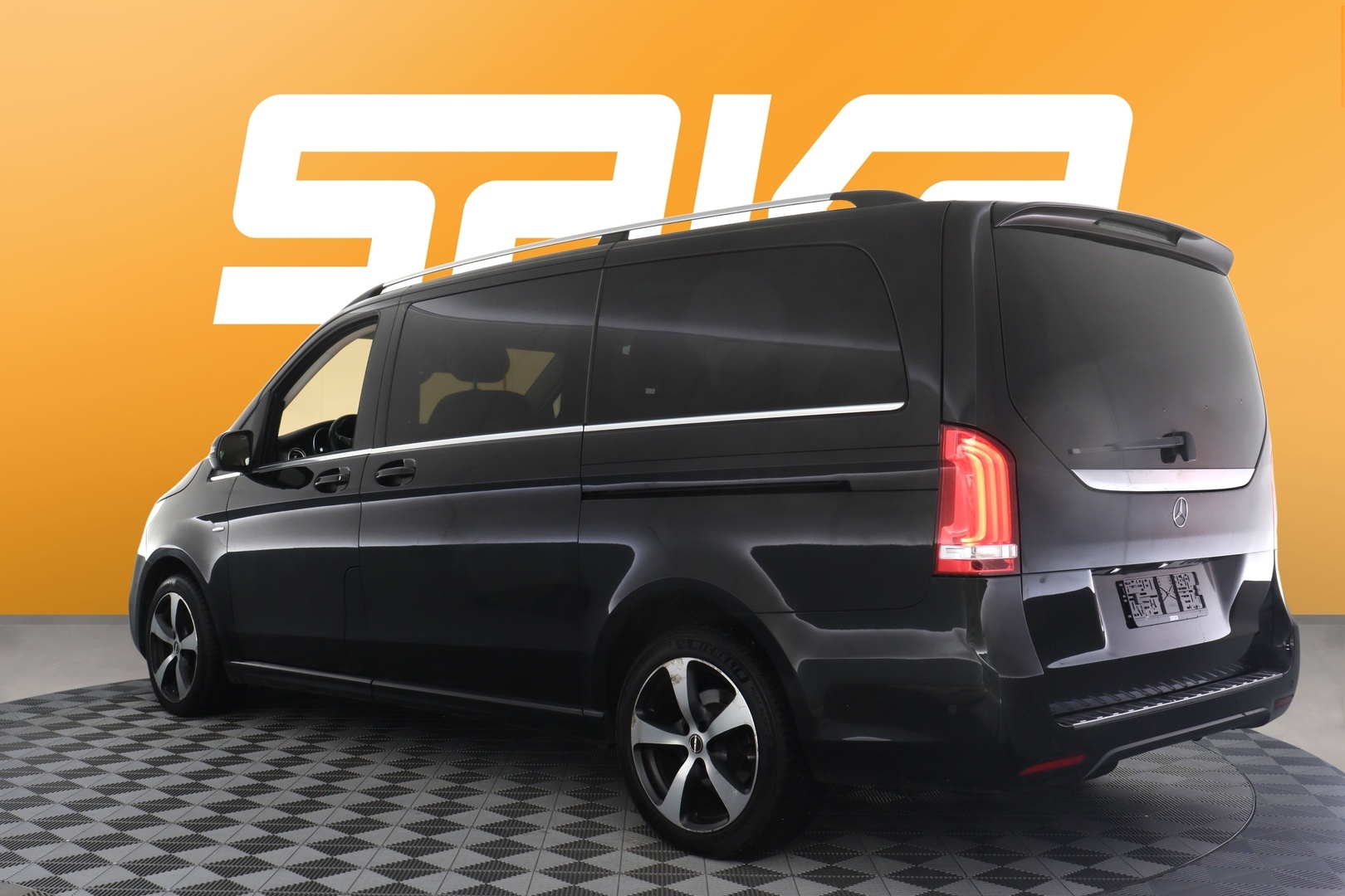 MERCEDES-BENZ V 2016