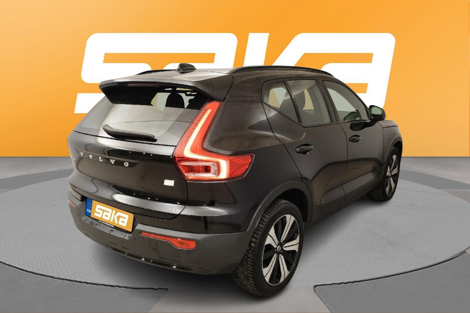 VOLVO XC40 2023