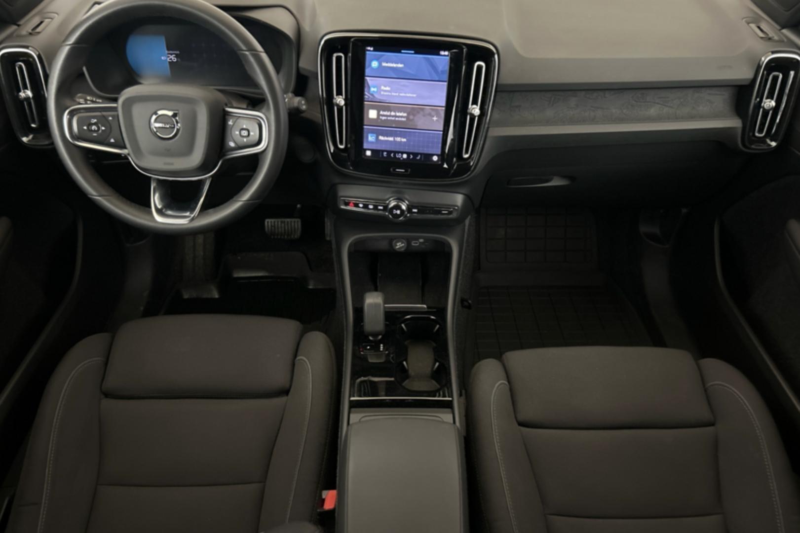 VOLVO XC40 2023
