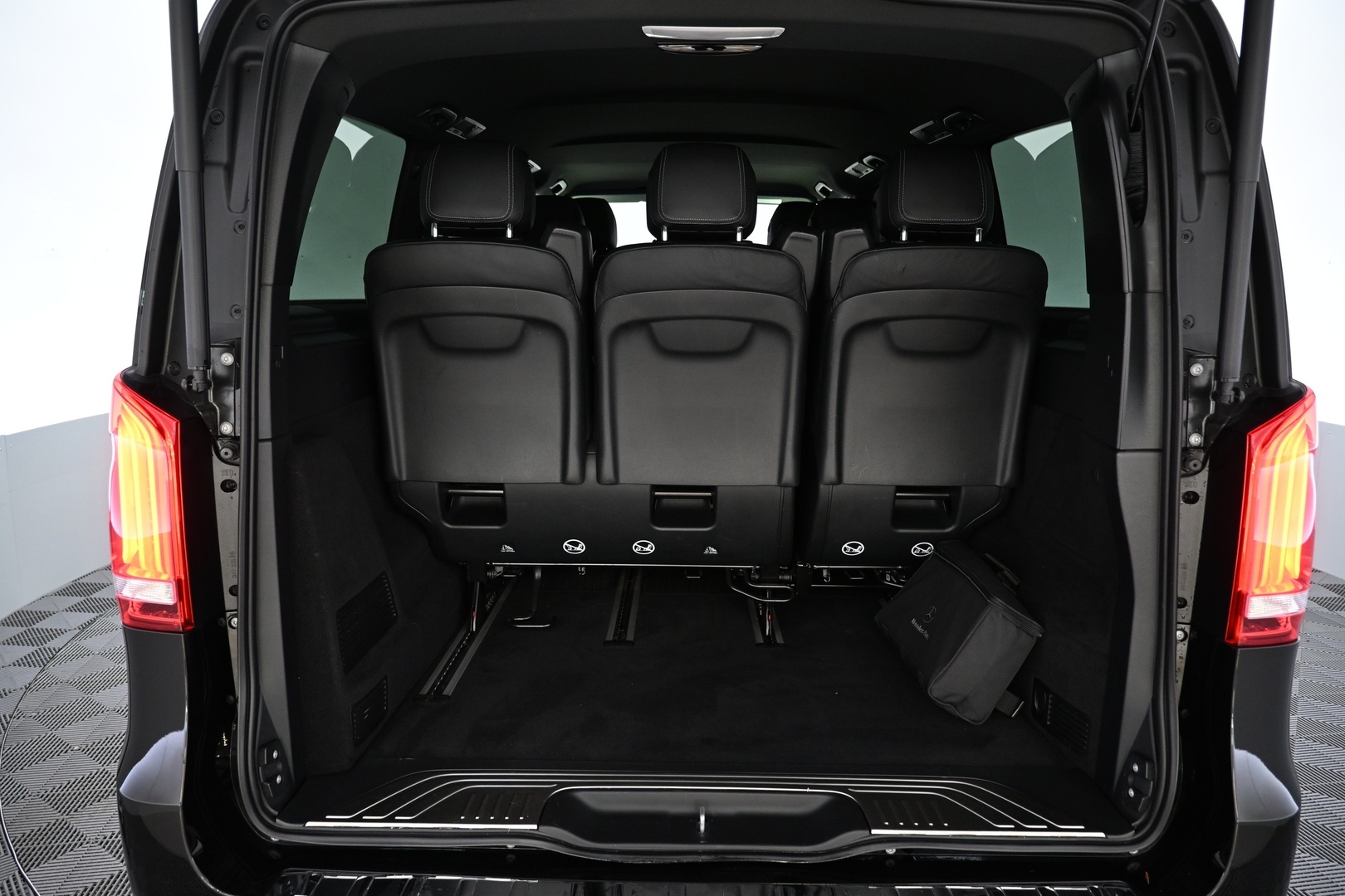 MERCEDES-BENZ EQV 2021