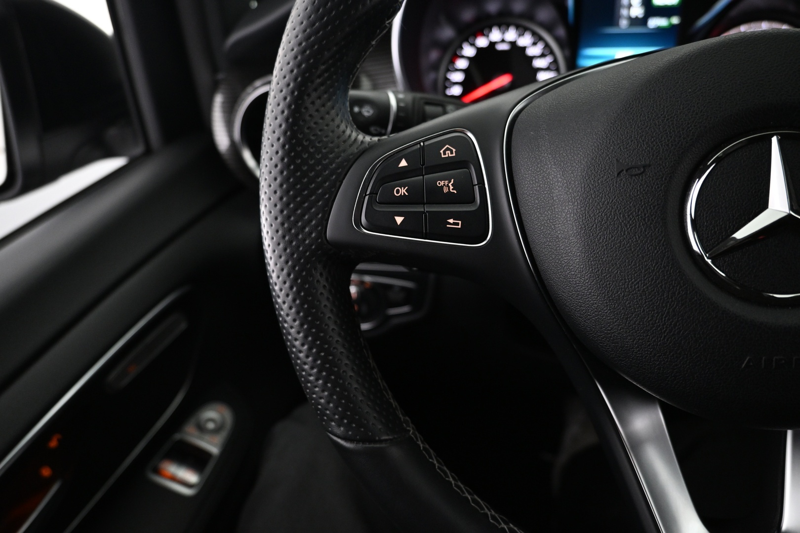 MERCEDES-BENZ EQV 2021