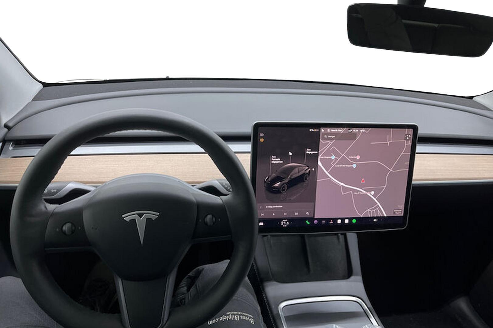 TESLA Model Y 2023