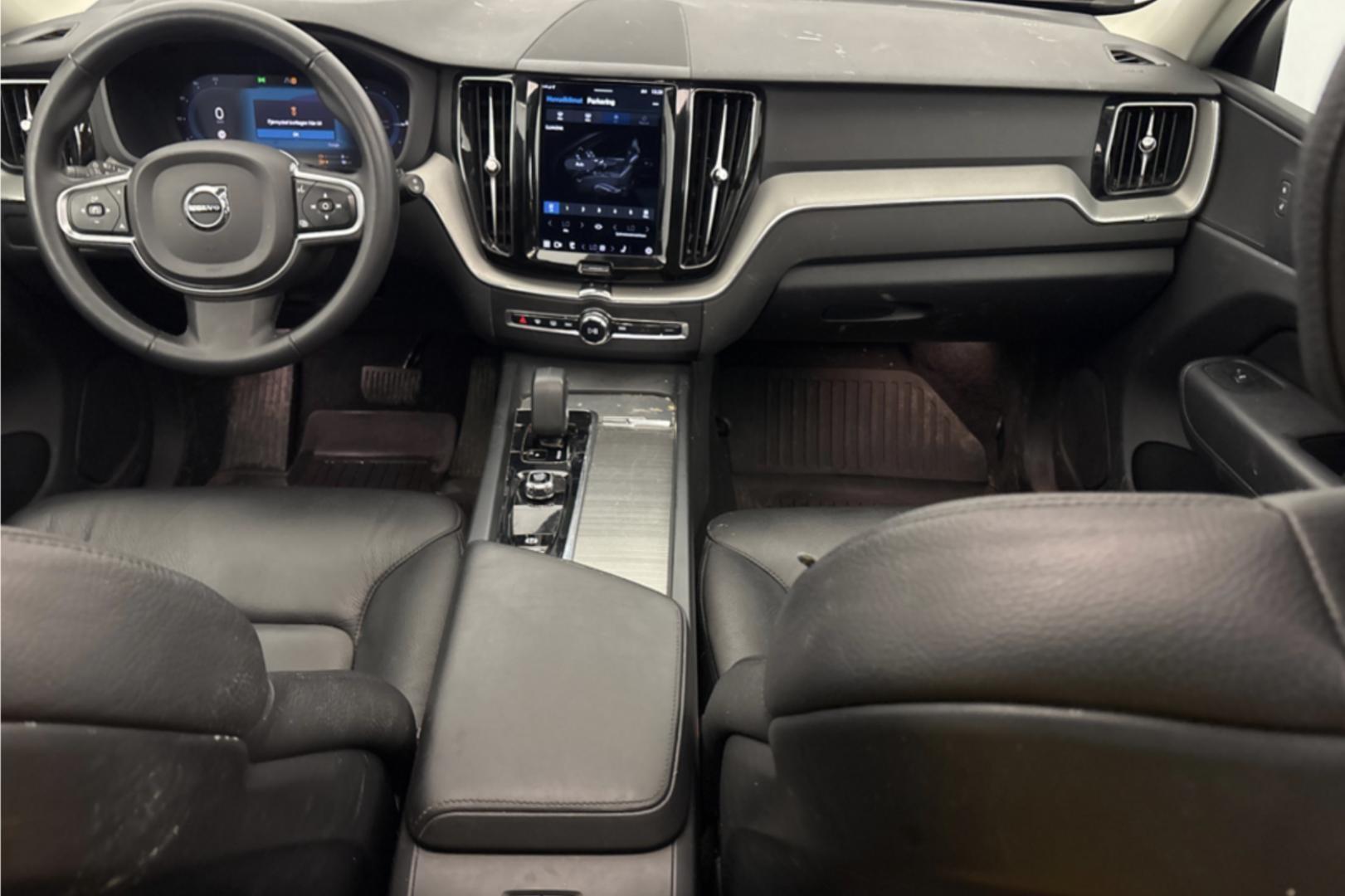 VOLVO XC60 2023