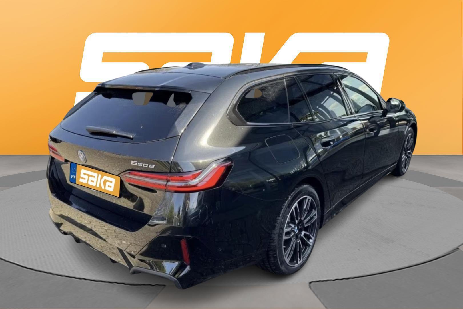 BMW 550 2025
