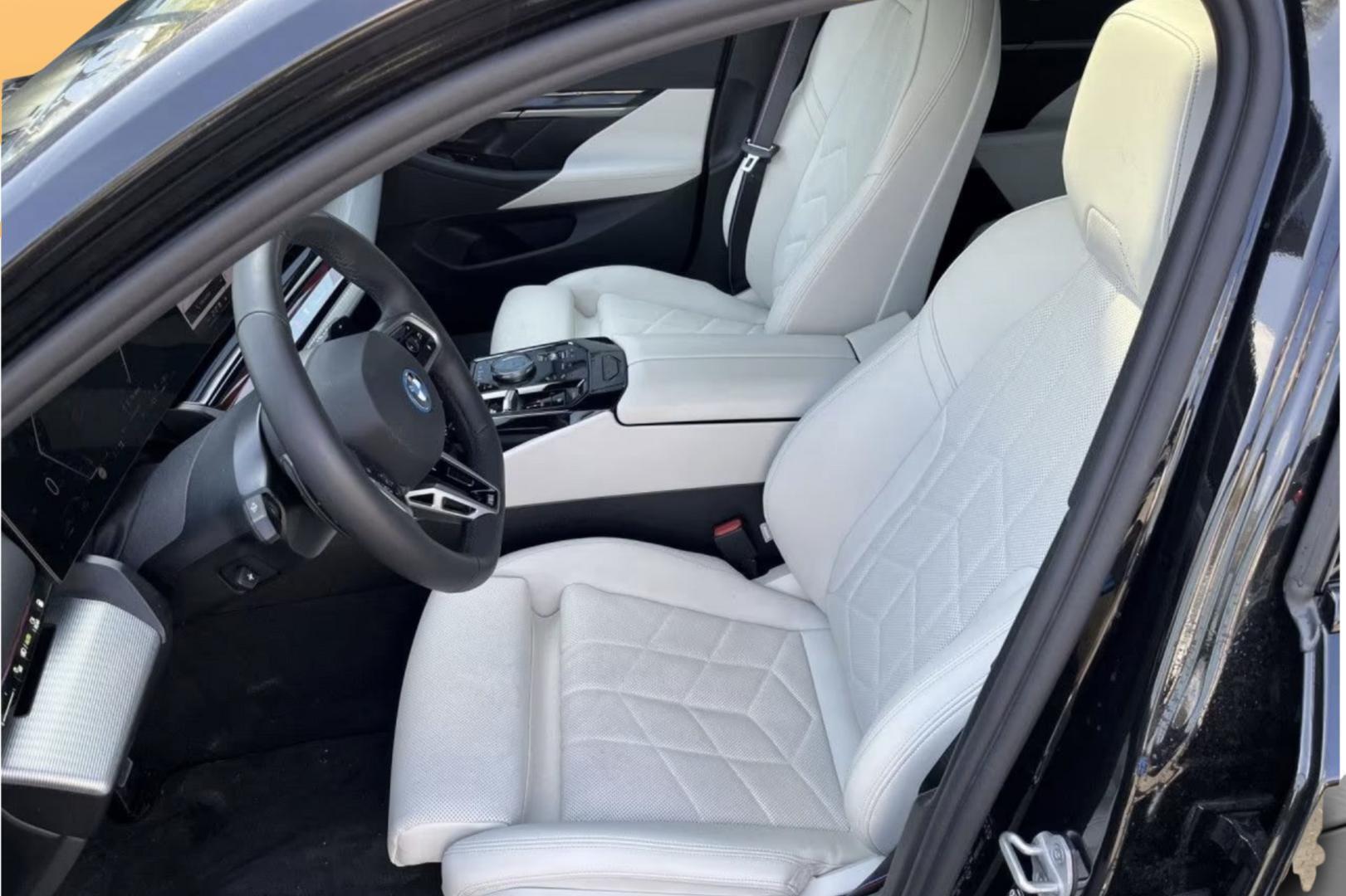 BMW 550 2025