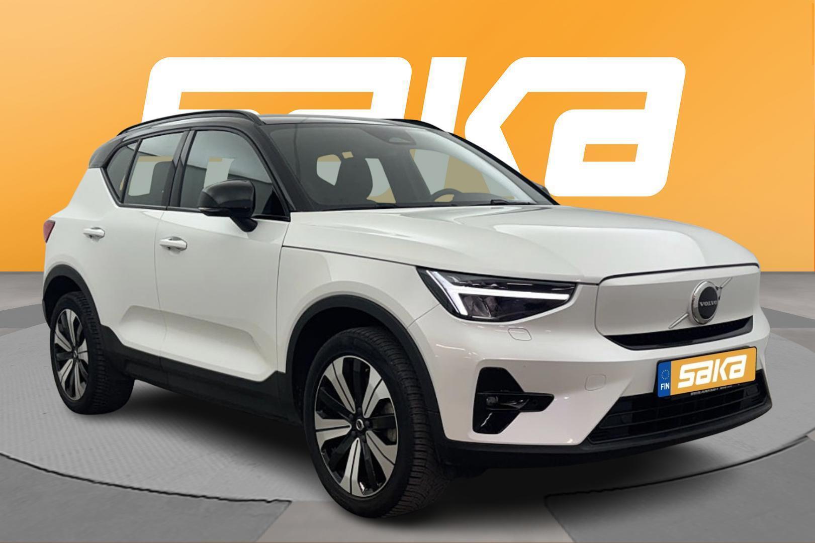 VOLVO XC40 2023