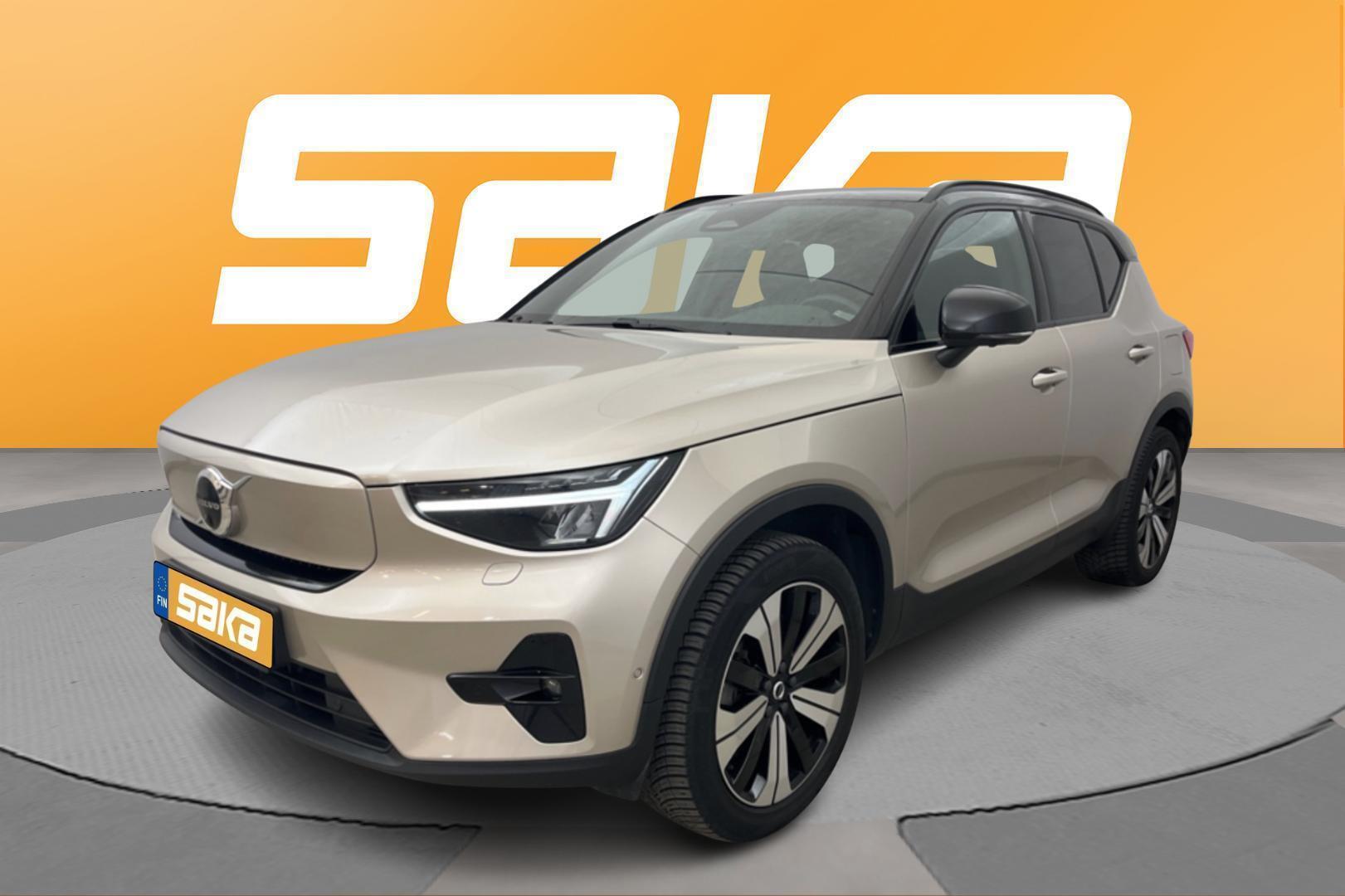 VOLVO XC40 2023