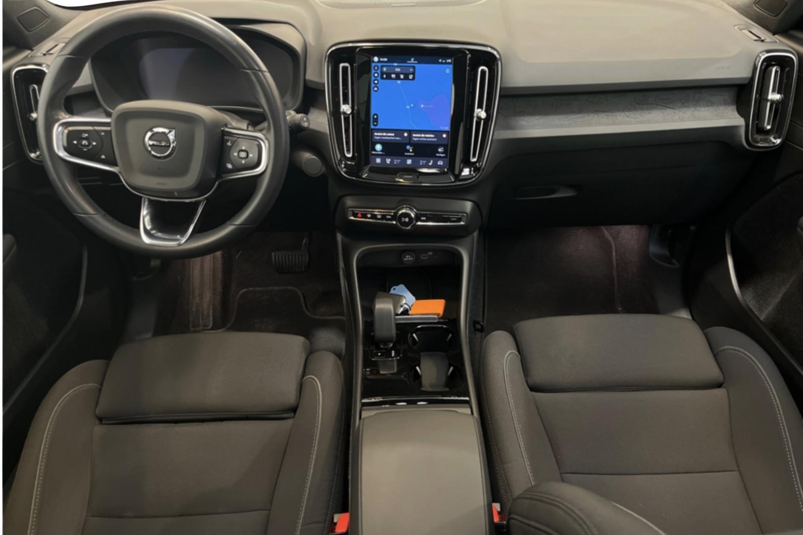 VOLVO XC40 2023