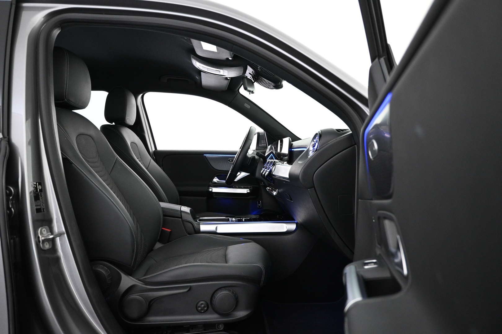 MERCEDES-BENZ EQB 2025