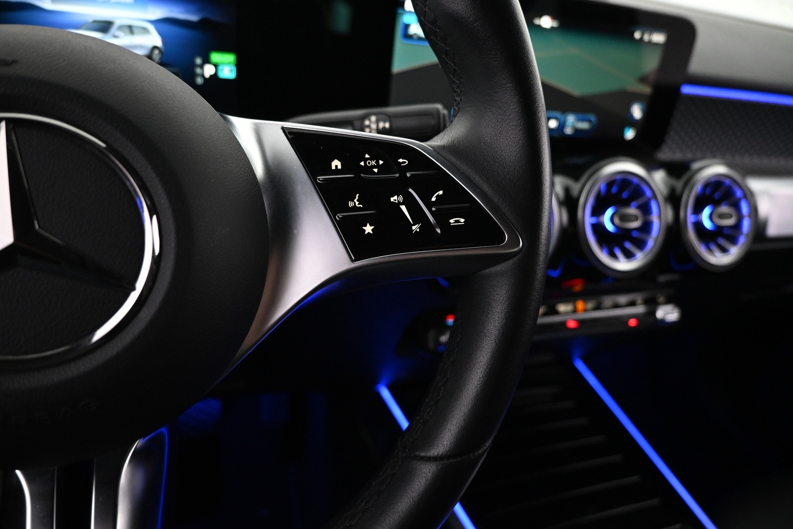 MERCEDES-BENZ EQB 2025