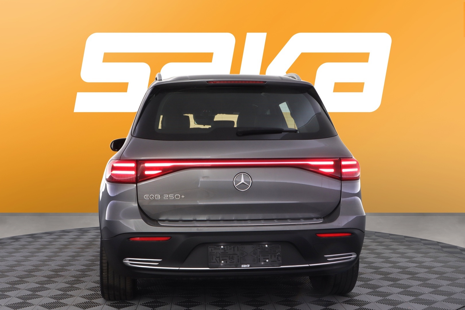 MERCEDES-BENZ EQB 2025