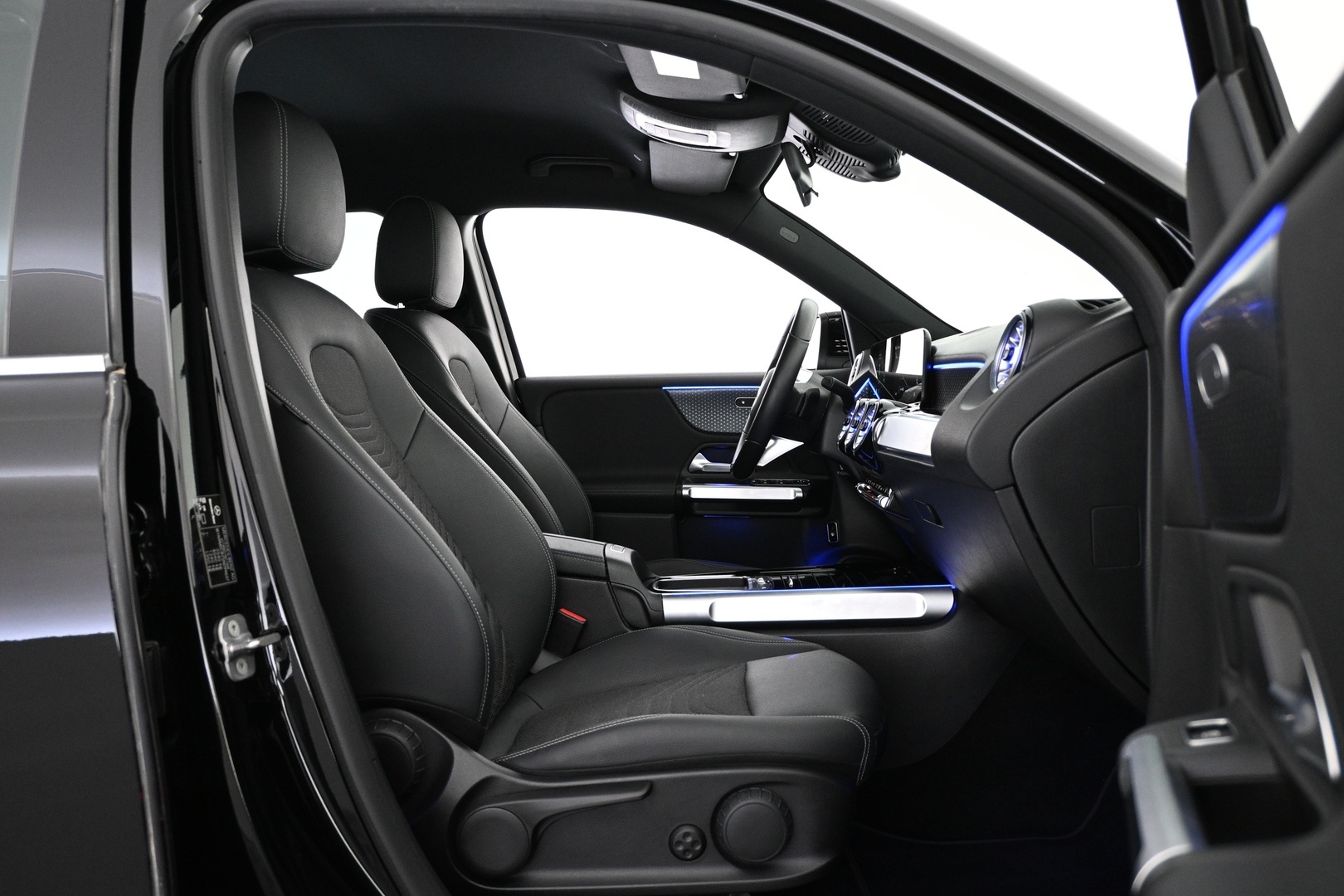 MERCEDES-BENZ EQB 2025