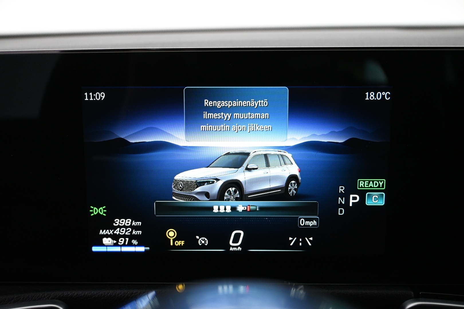 MERCEDES-BENZ EQB 2025