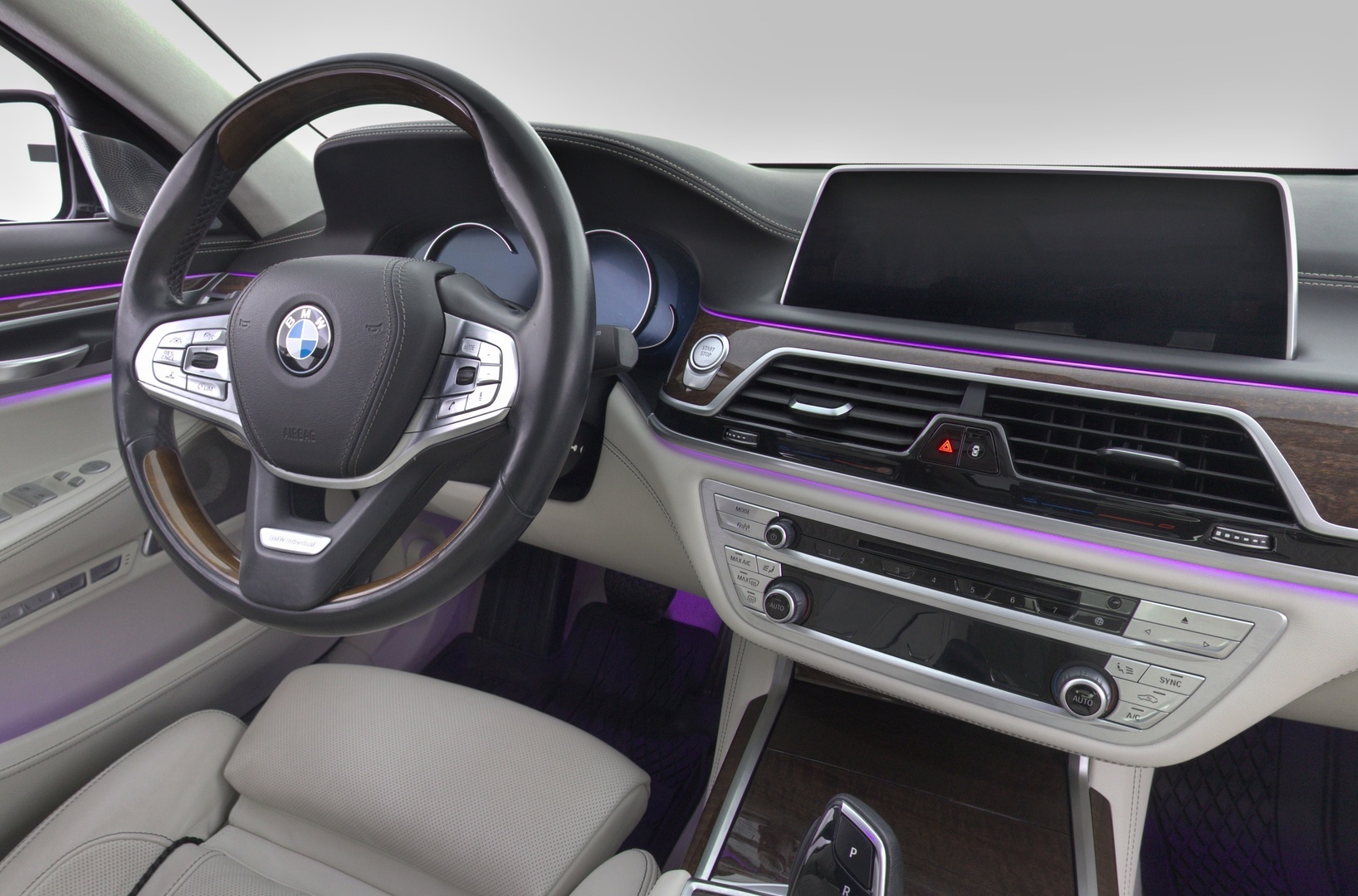 BMW 740 2018
