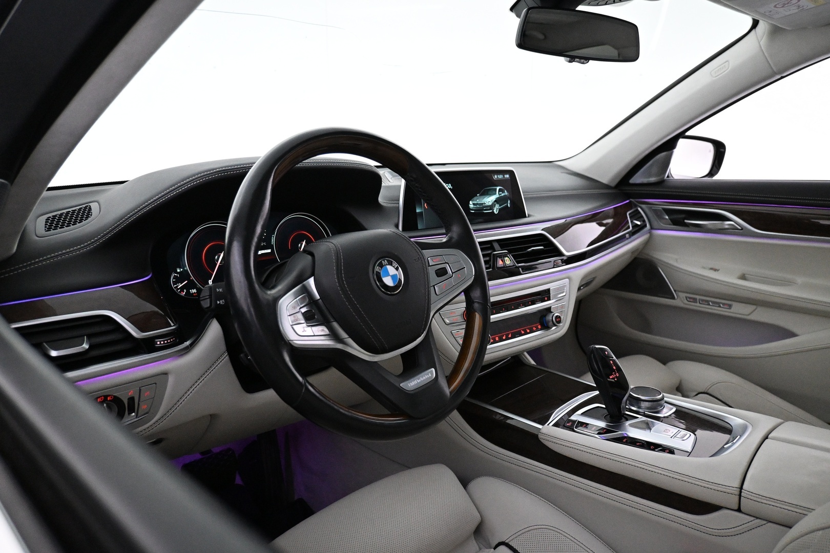 BMW 740 2018