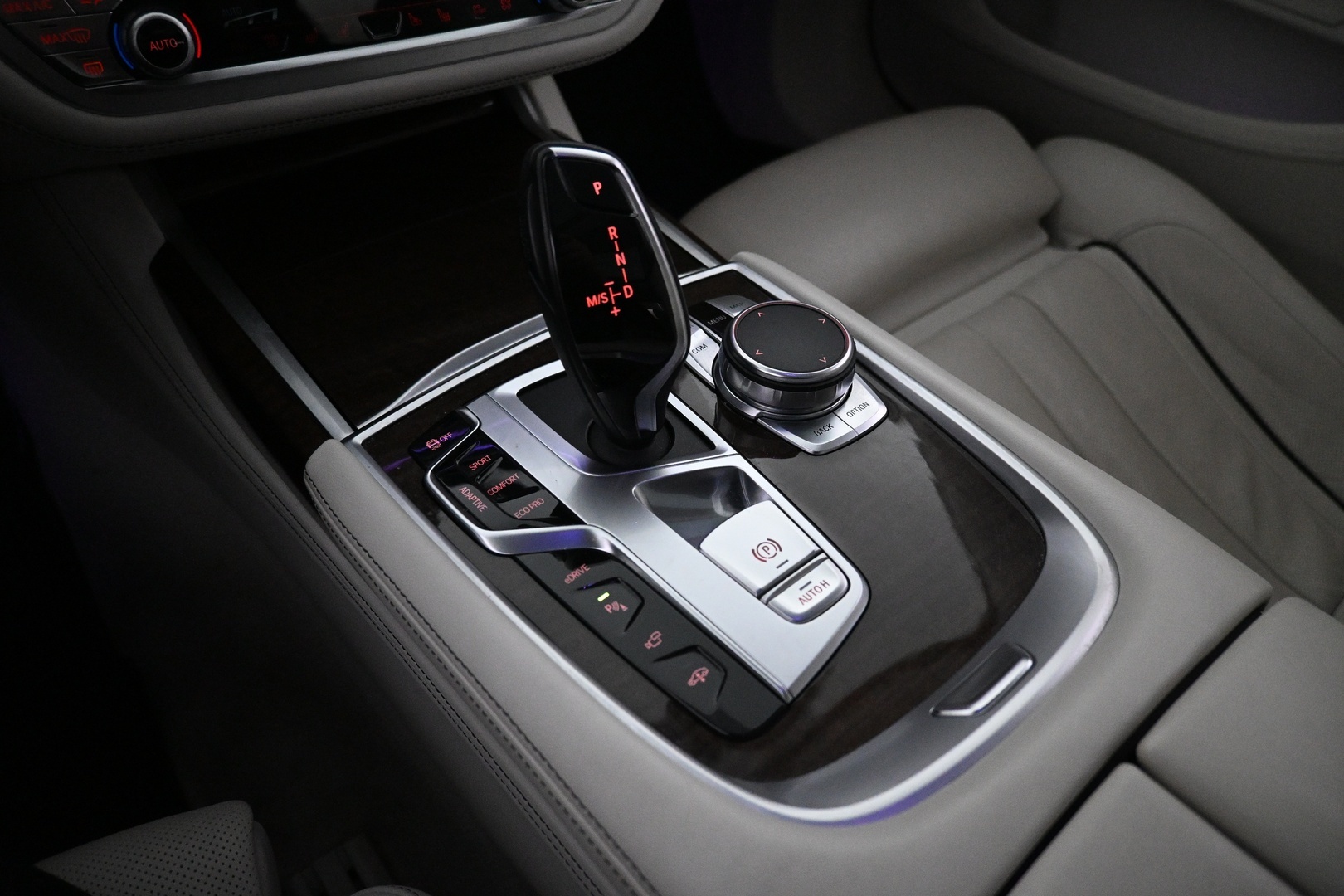 BMW 740 2018