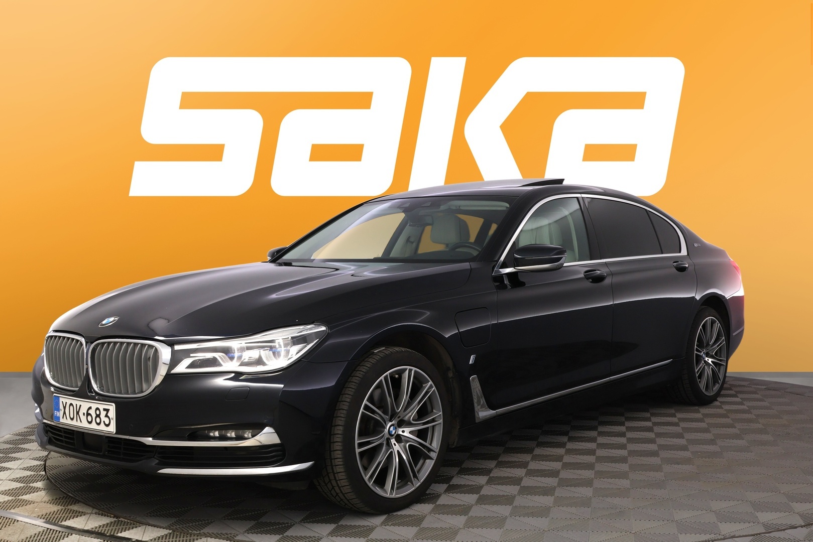BMW 740 2018