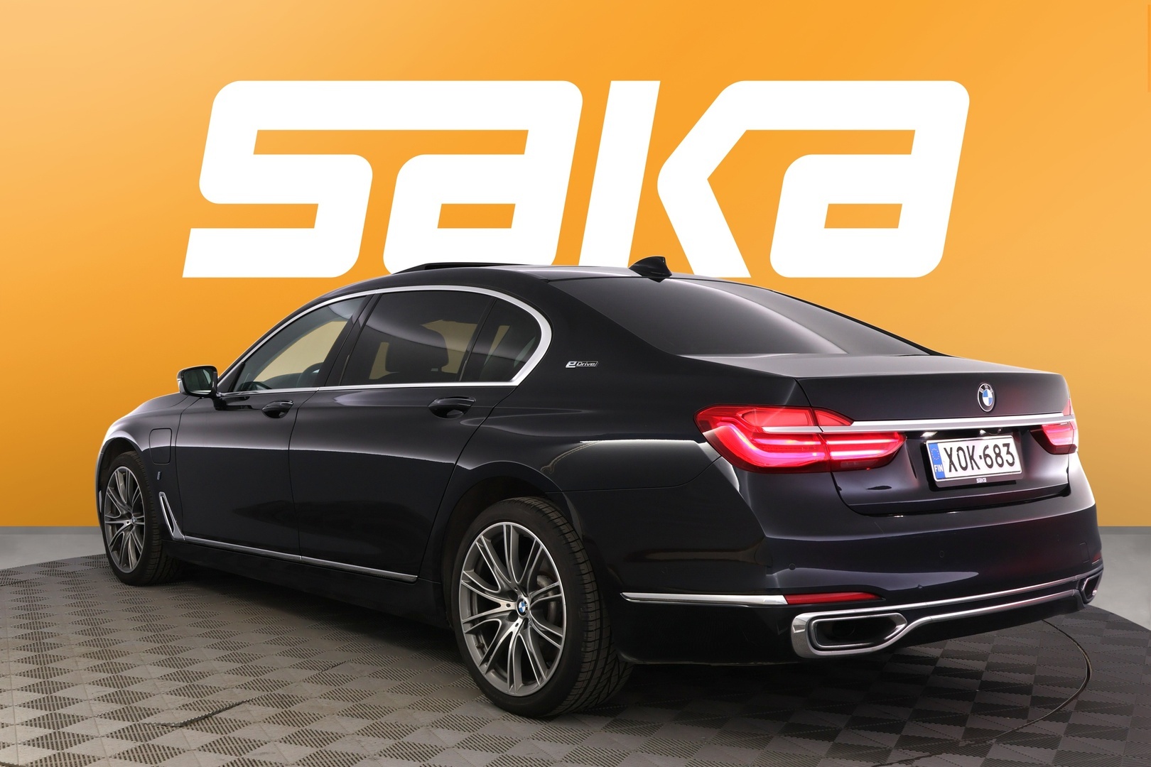 BMW 740 2018