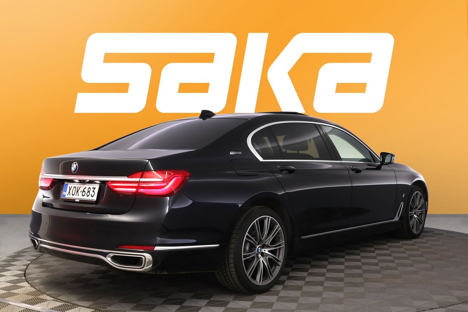 BMW 740 2018