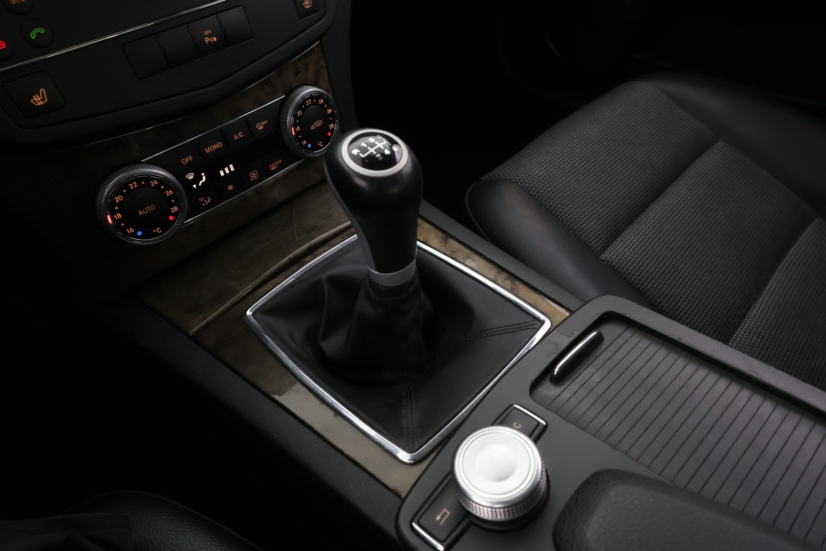 MERCEDES-BENZ C 2009