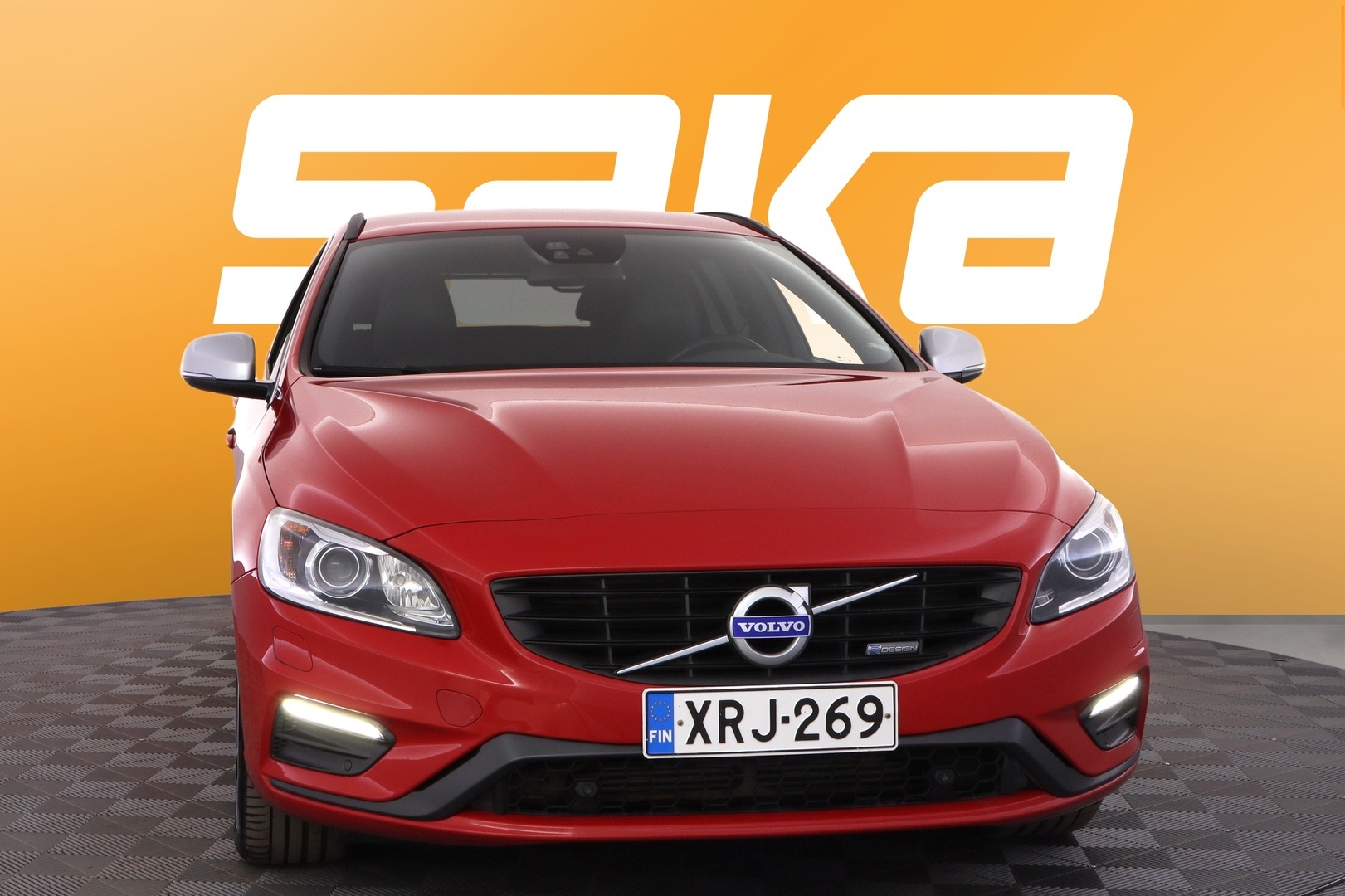 VOLVO V60 2015