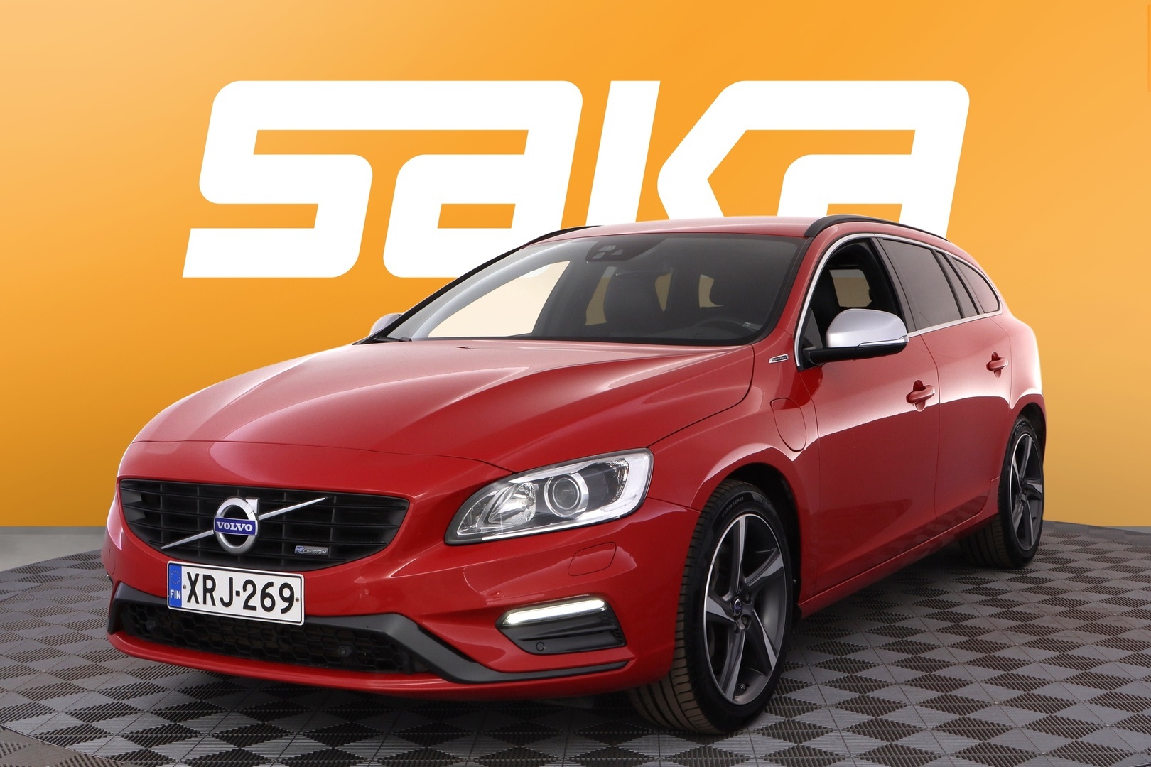 VOLVO V60 2015