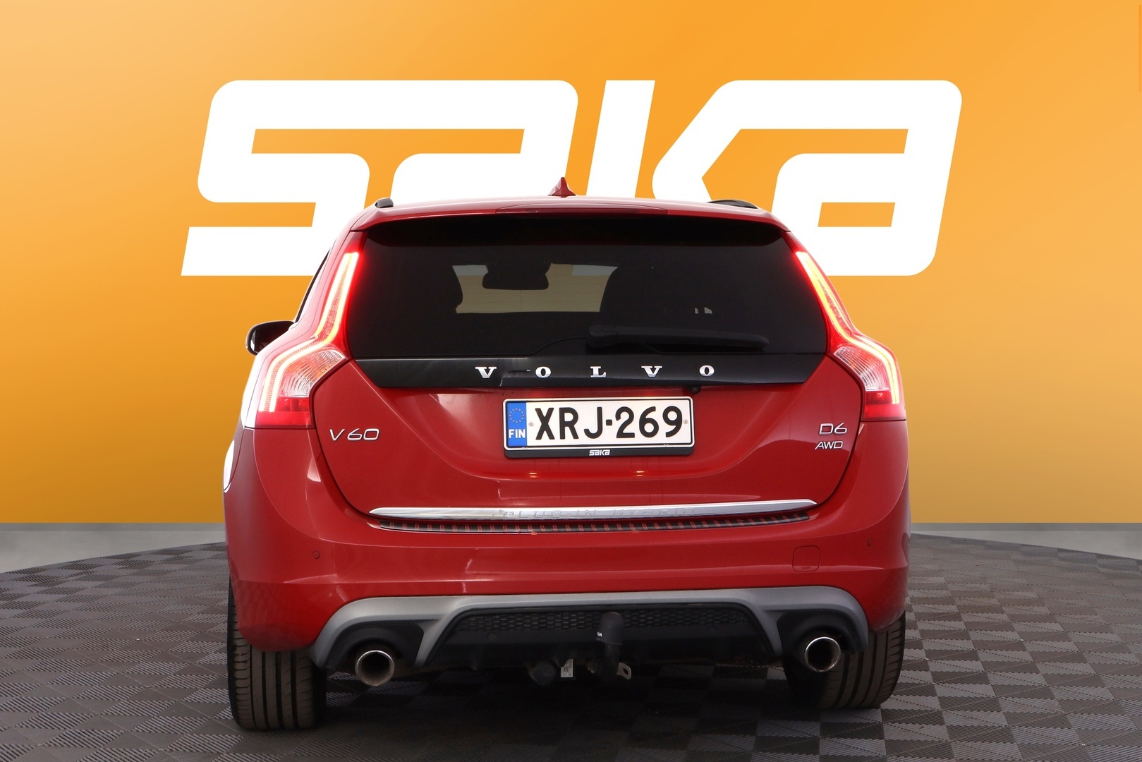 VOLVO V60 2015