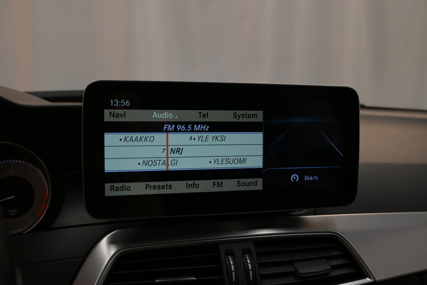 MERCEDES-BENZ C 2011