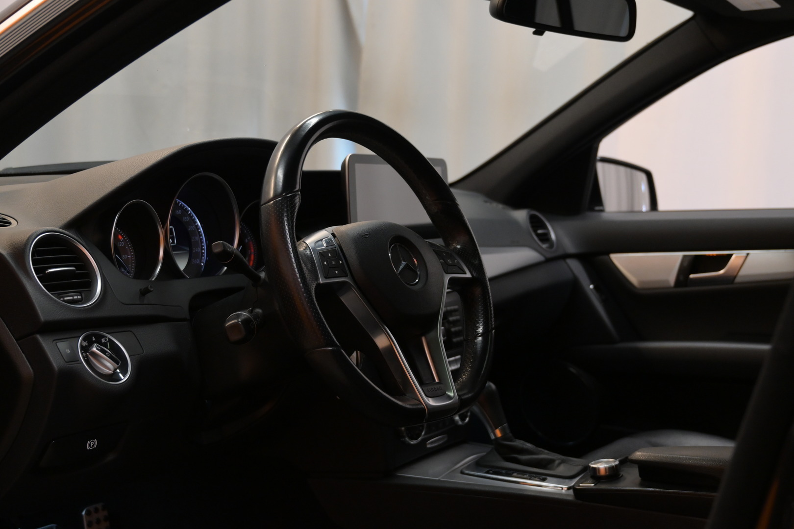 MERCEDES-BENZ C 2011