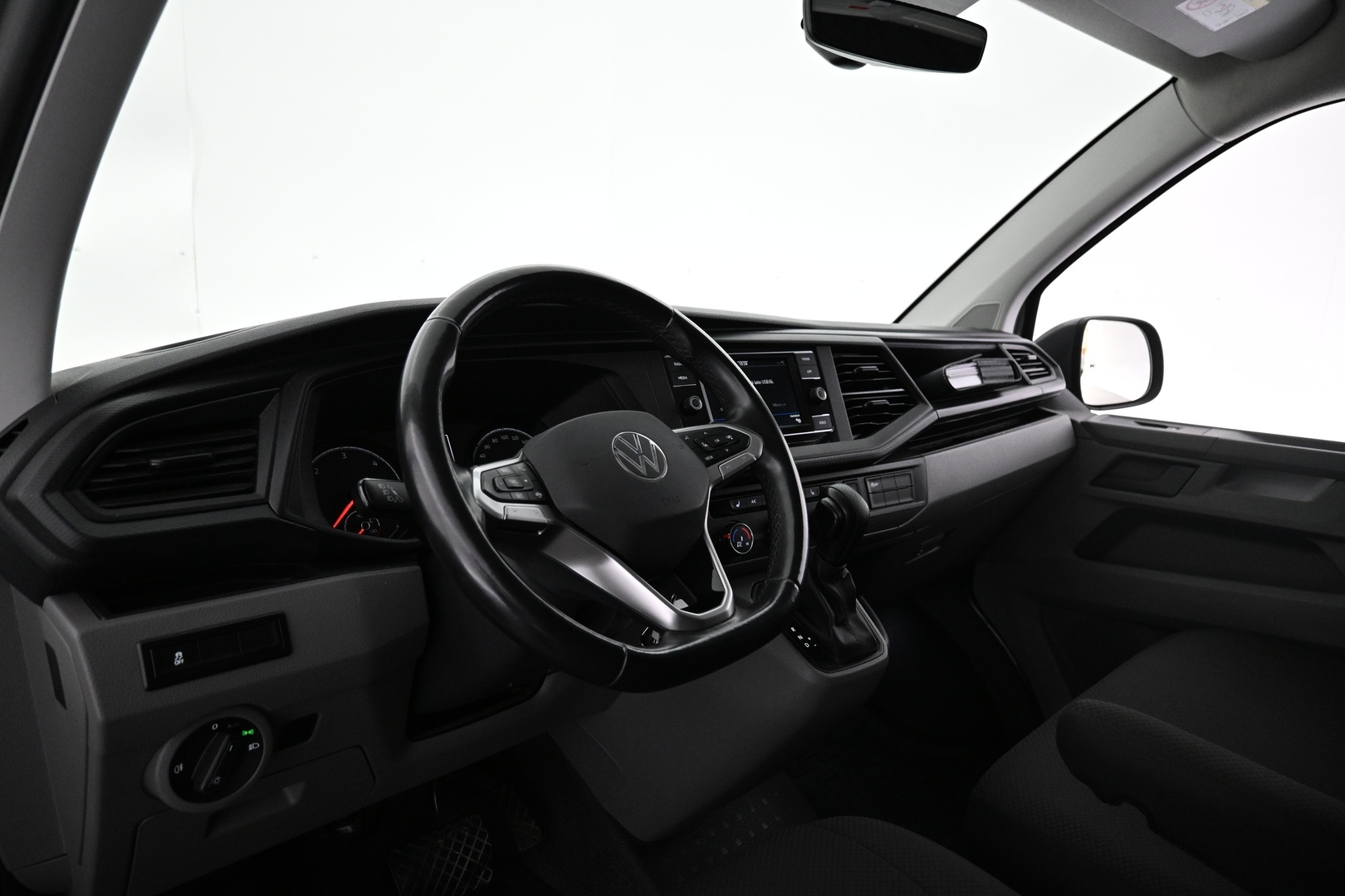 VOLKSWAGEN Transporter 2022