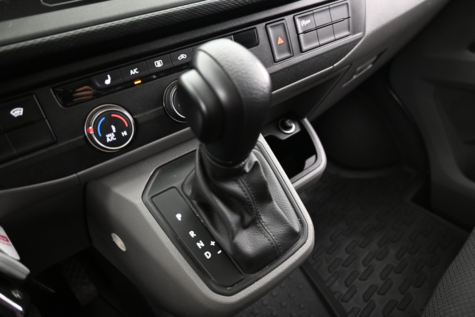 VOLKSWAGEN Transporter 2022