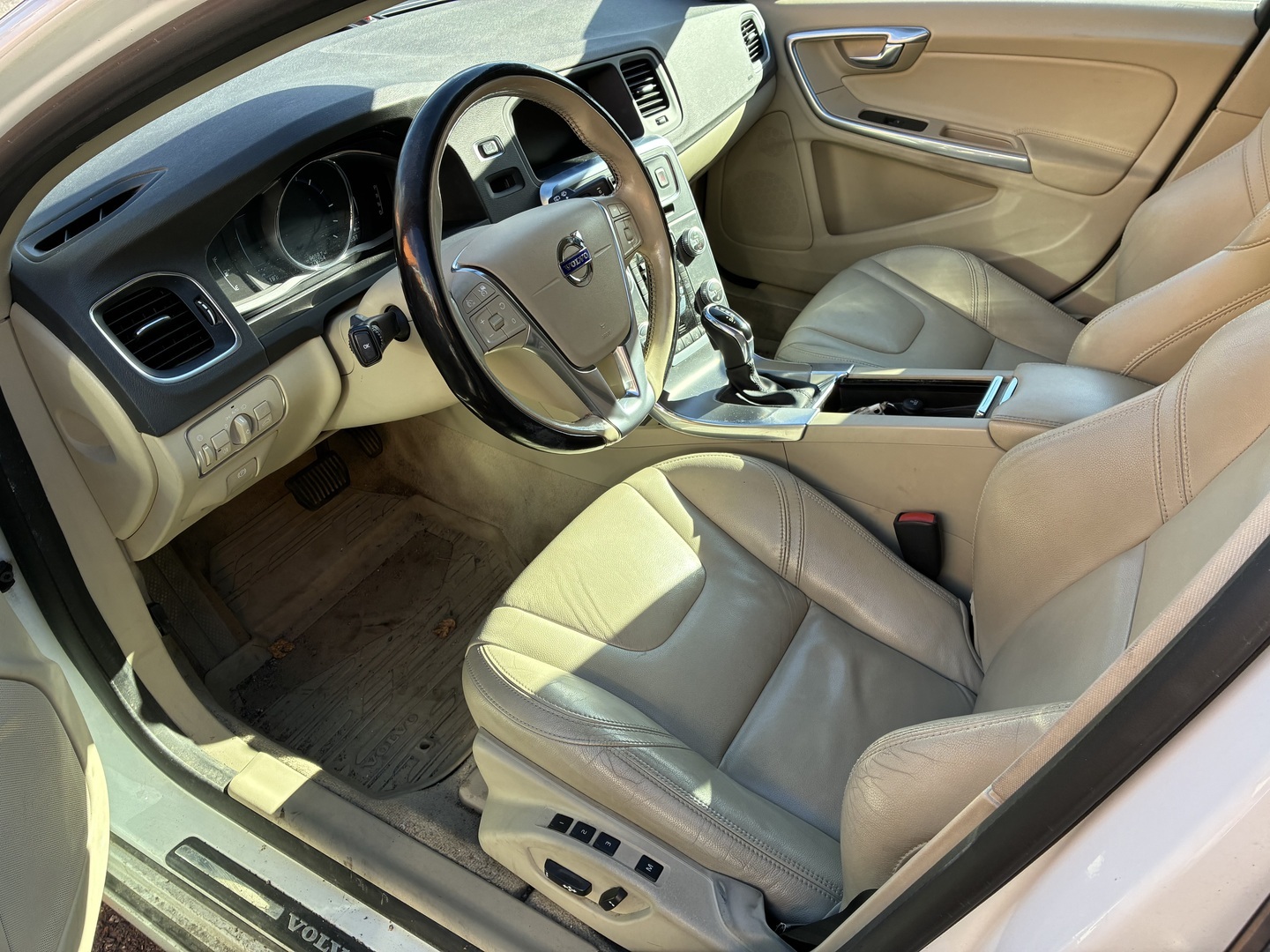 VOLVO V60 Cross Country 2016