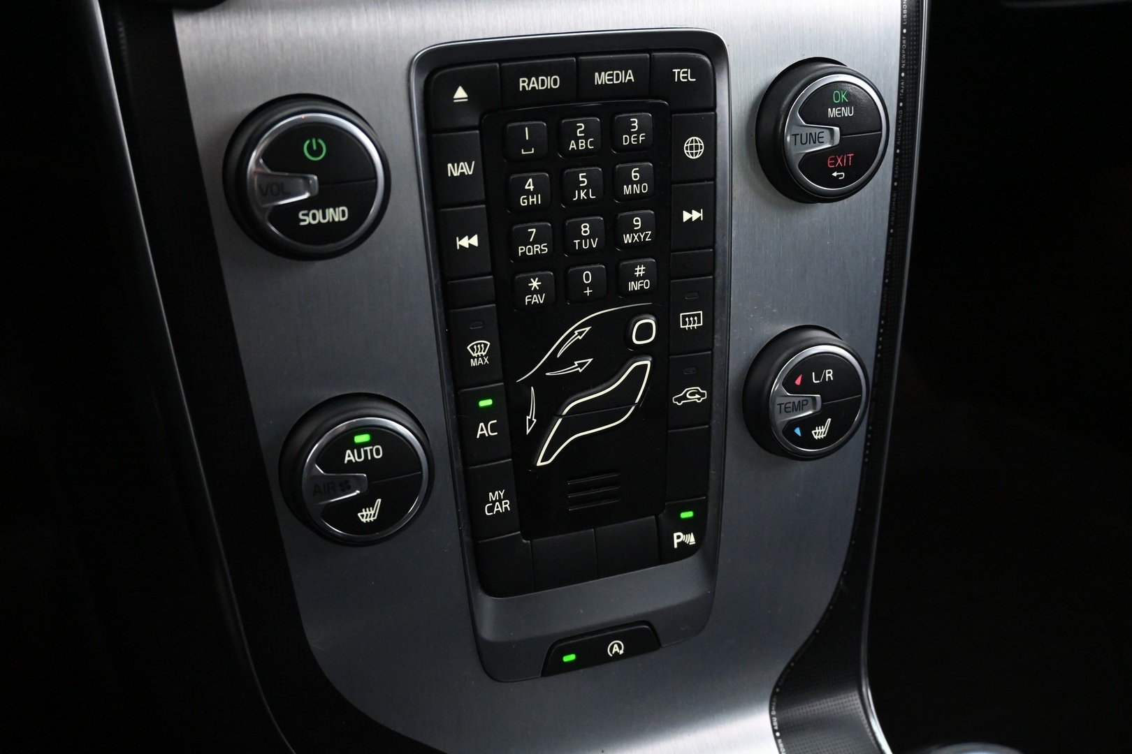 VOLVO V40 Cross Country 2015