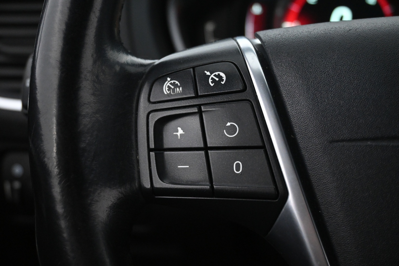 VOLVO V40 Cross Country 2015