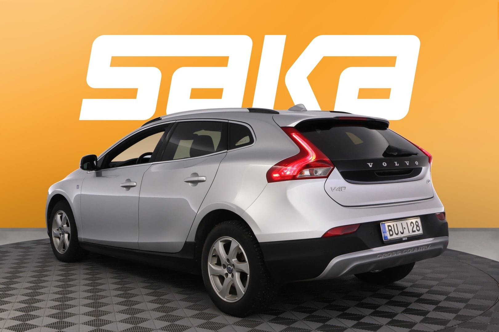 VOLVO V40 Cross Country 2015