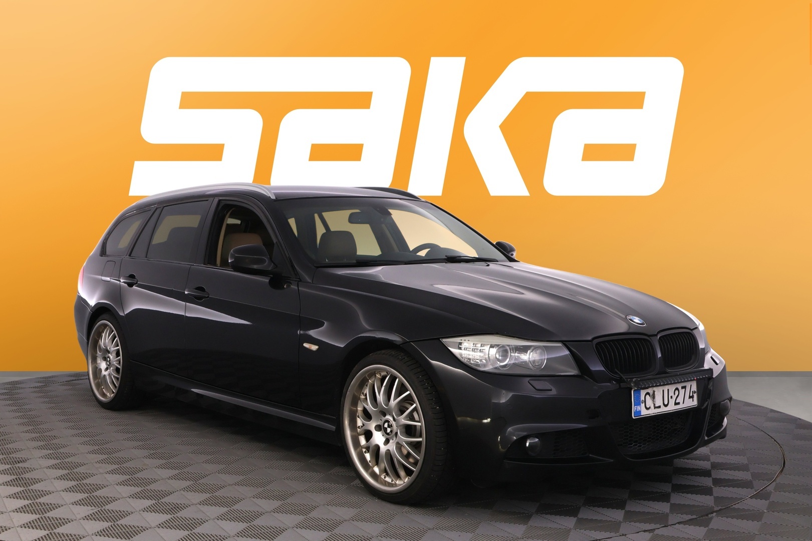 BMW 330 2011
