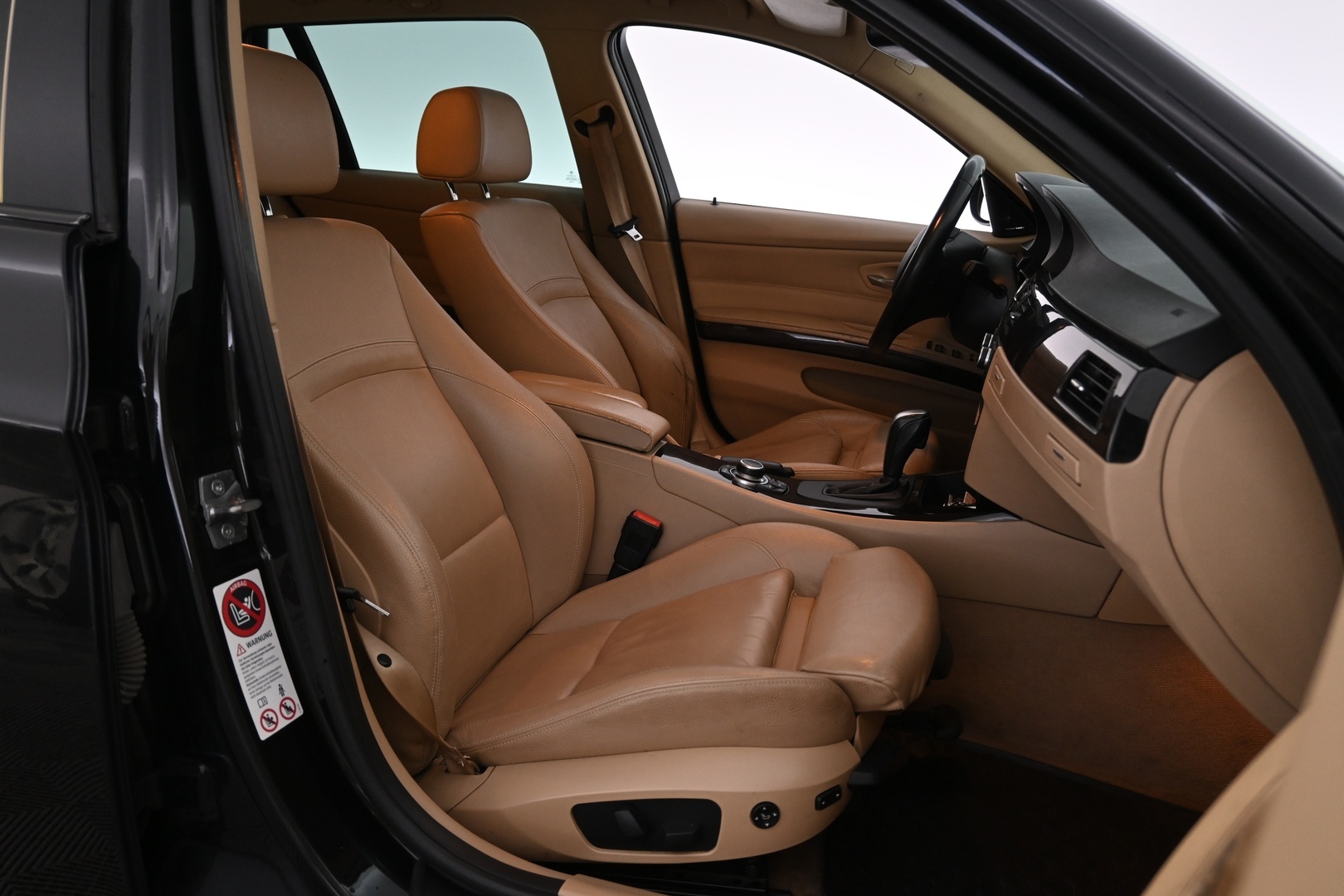 BMW 330 2011