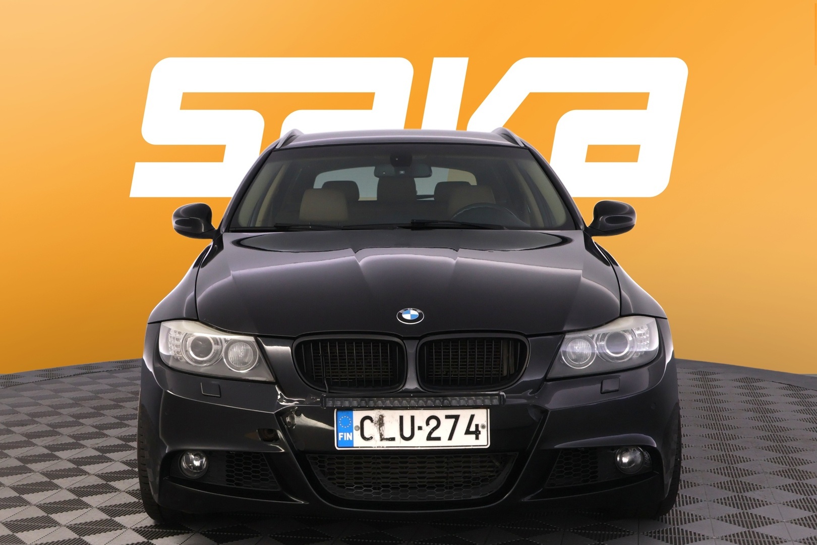 BMW 330 2011