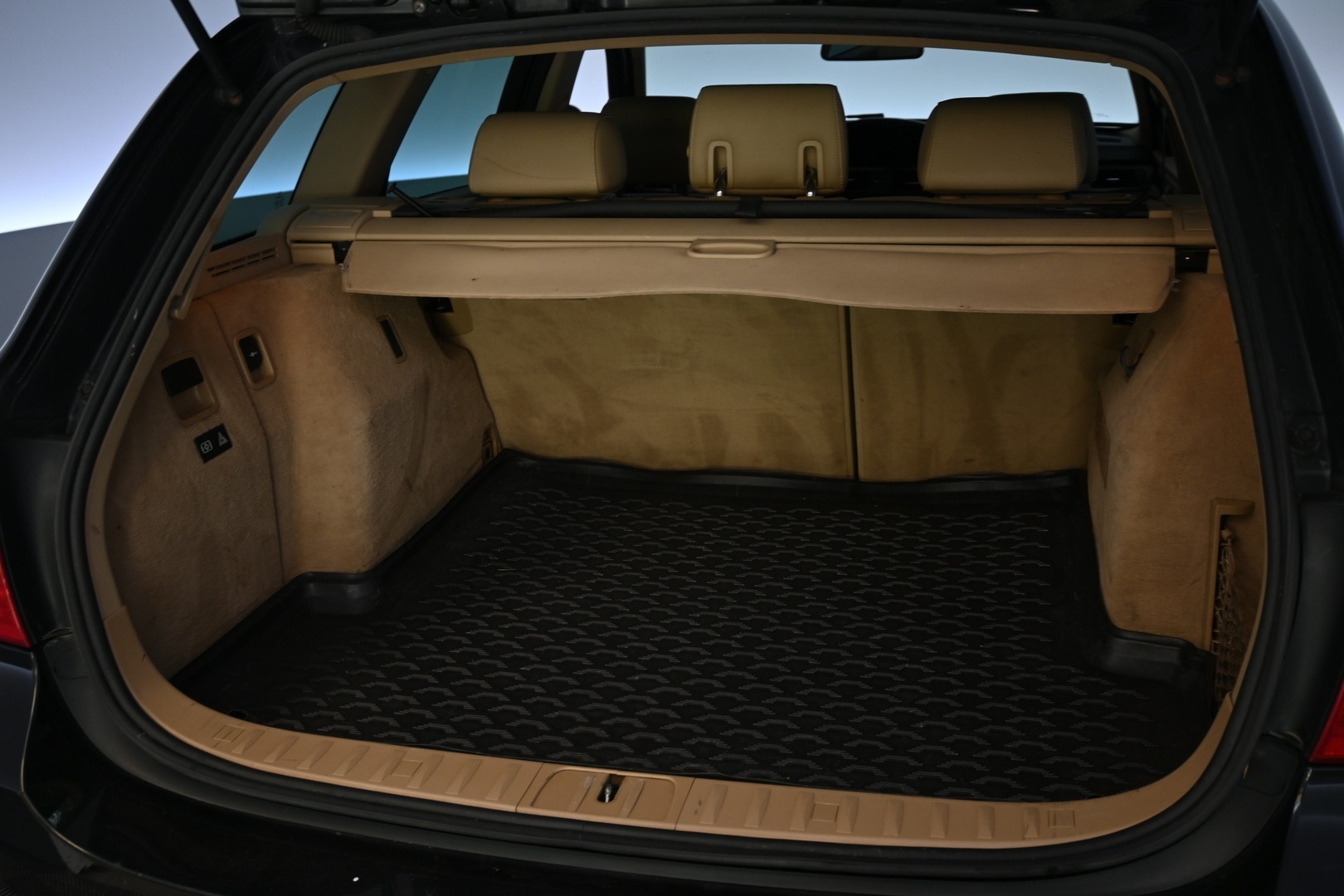 BMW 330 2011